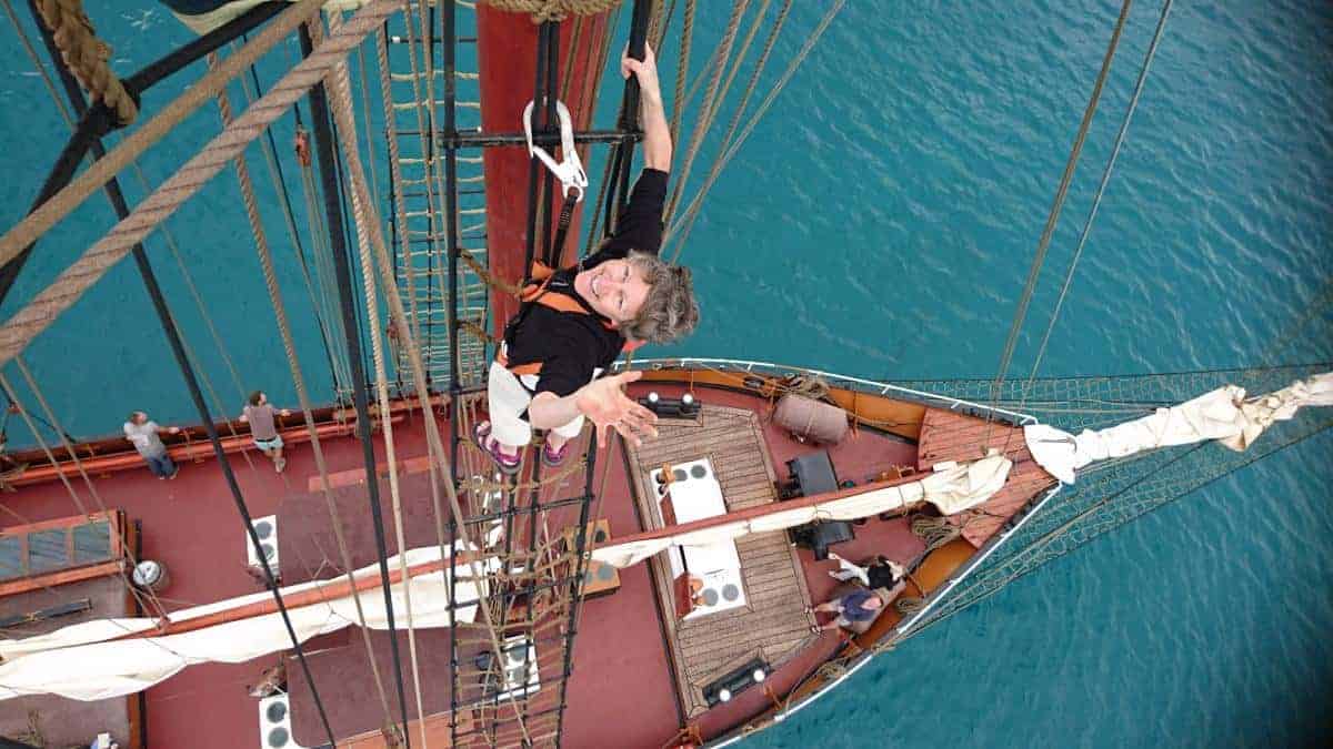 Linda up the rigging on Oosterschelde Linda up the rigging on Oosterschelde